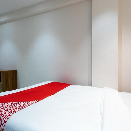 Oyo 29585 The Cliff Hotel Indore Luaran gambar