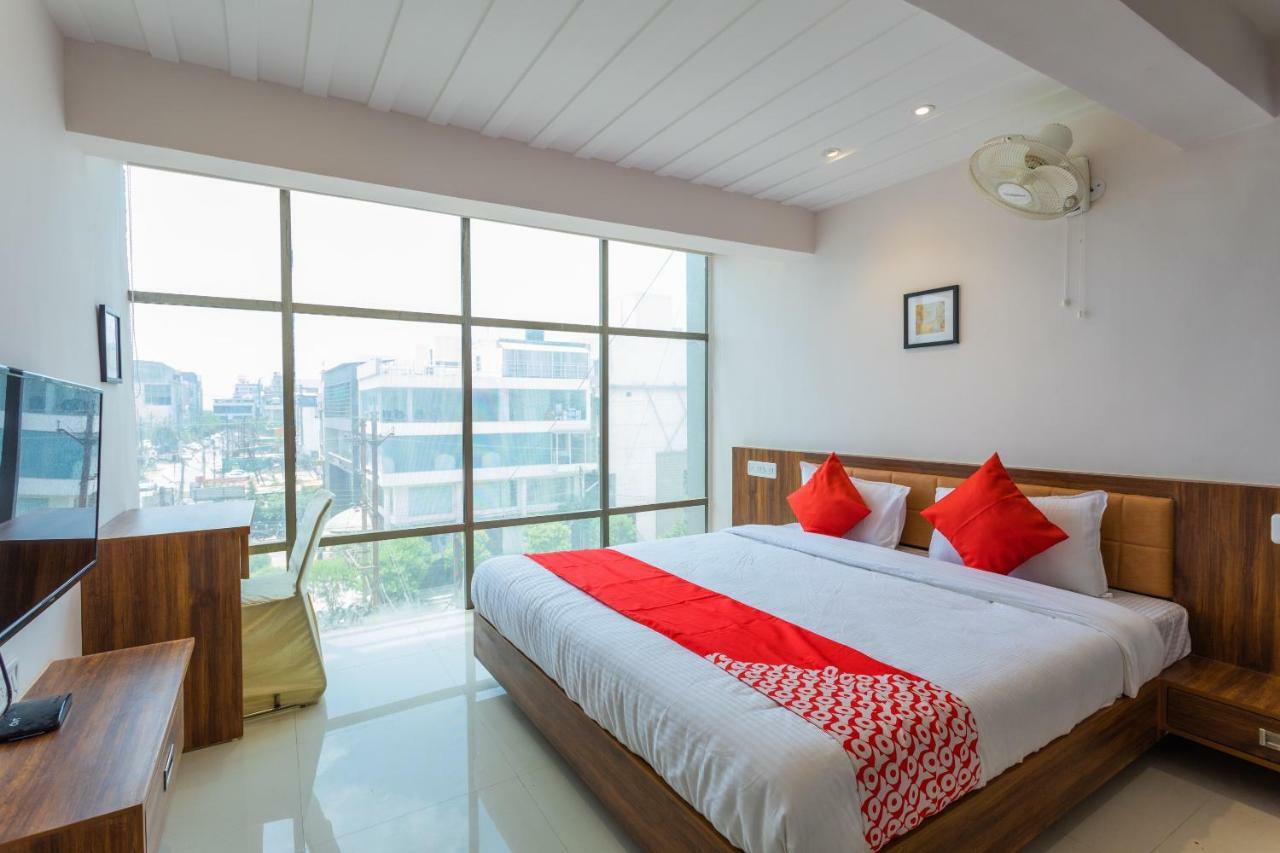 Oyo 29585 The Cliff Hotel Indore Luaran gambar