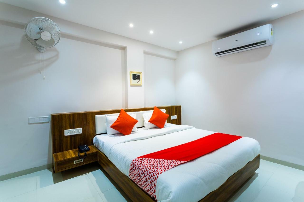 Oyo 29585 The Cliff Hotel Indore Luaran gambar