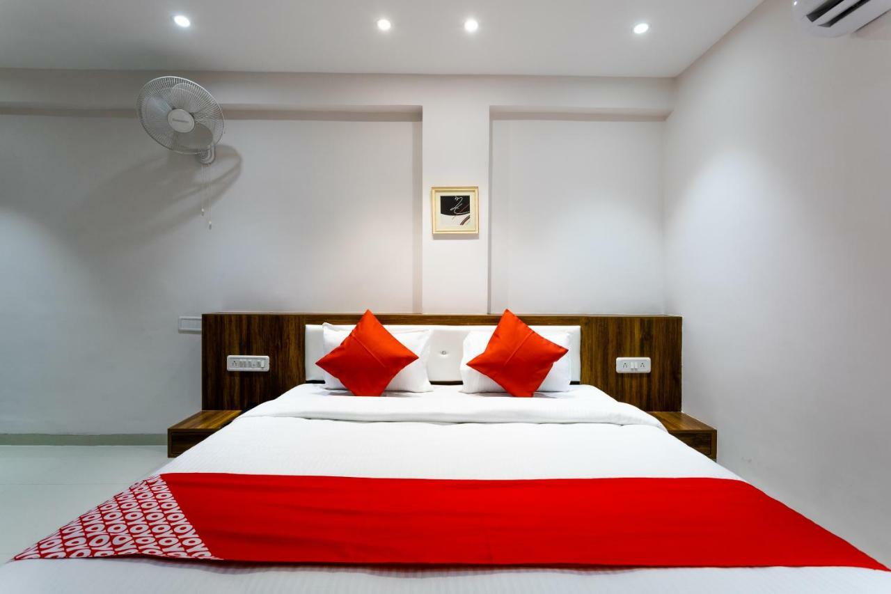Oyo 29585 The Cliff Hotel Indore Luaran gambar